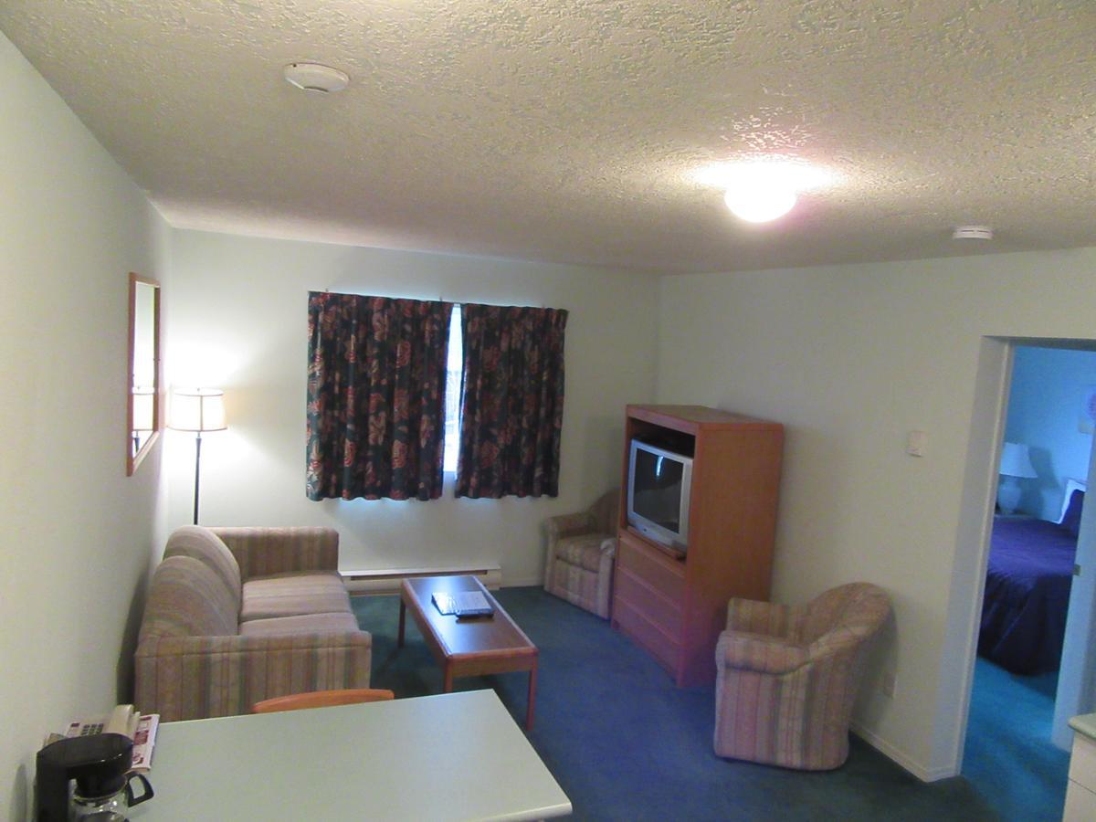 Lake Cowichan Lodge Esterno foto