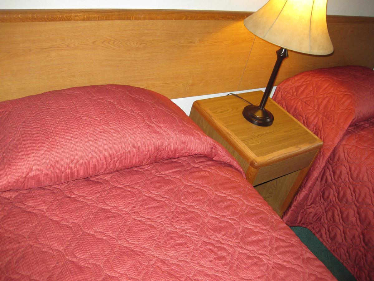 Lake Cowichan Lodge Esterno foto